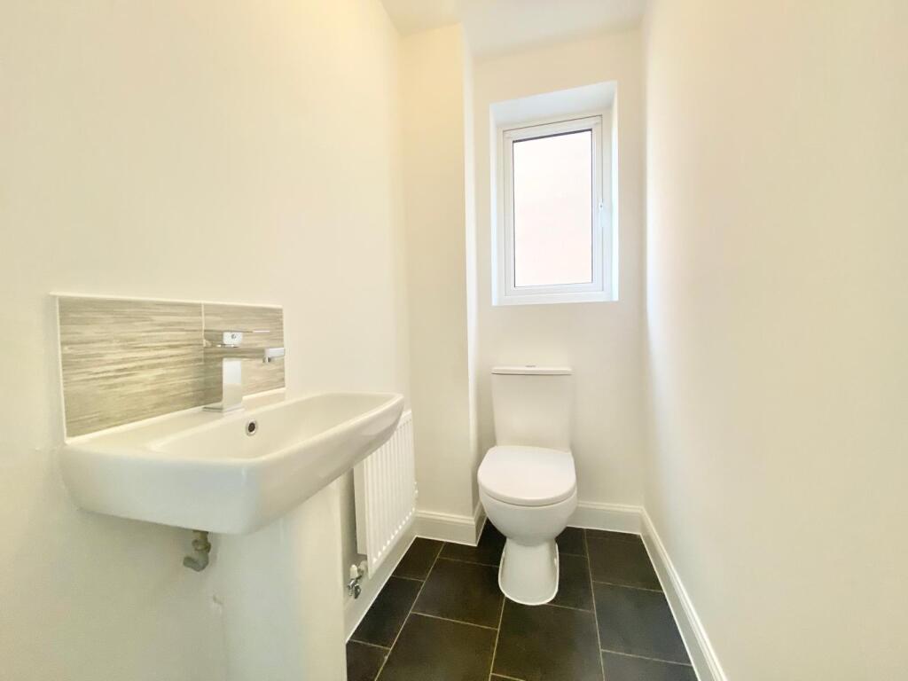 Cloakroom/wc