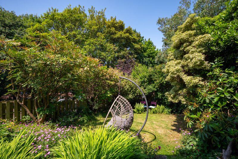 Wraparound Garden 