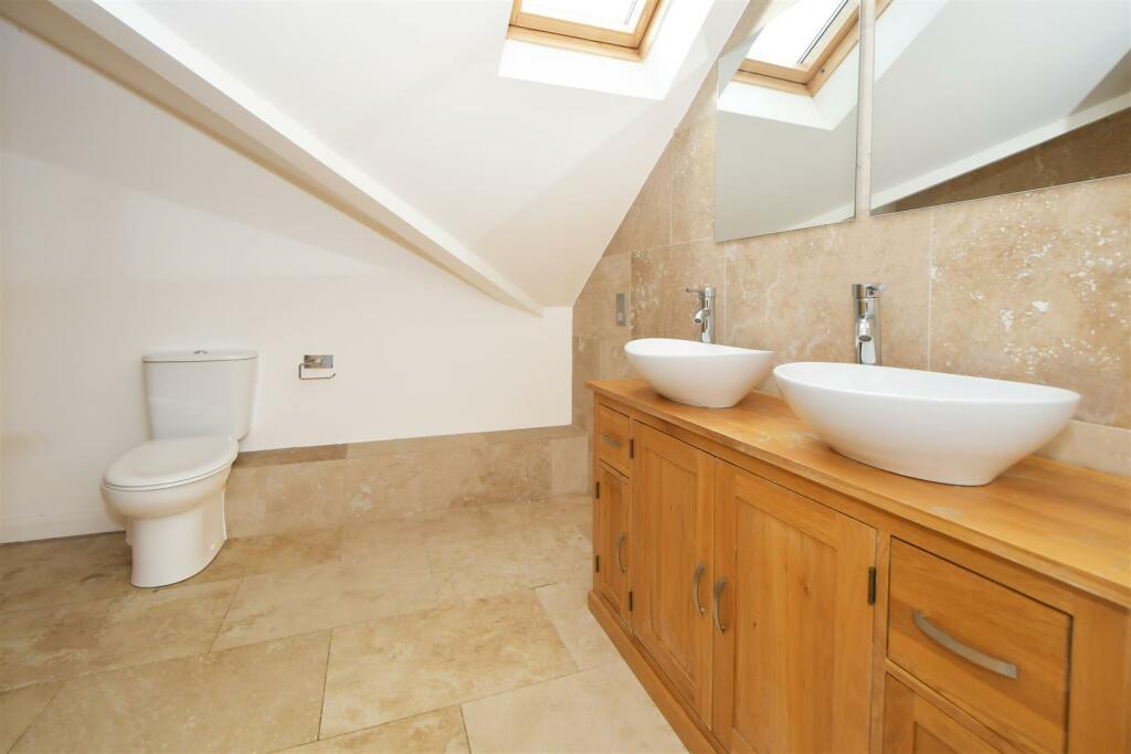 Master En-Suite