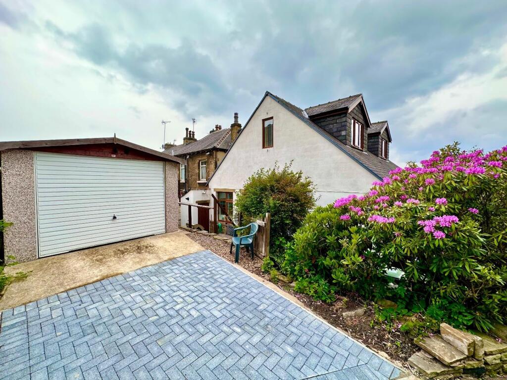 DETACHED GARAGE