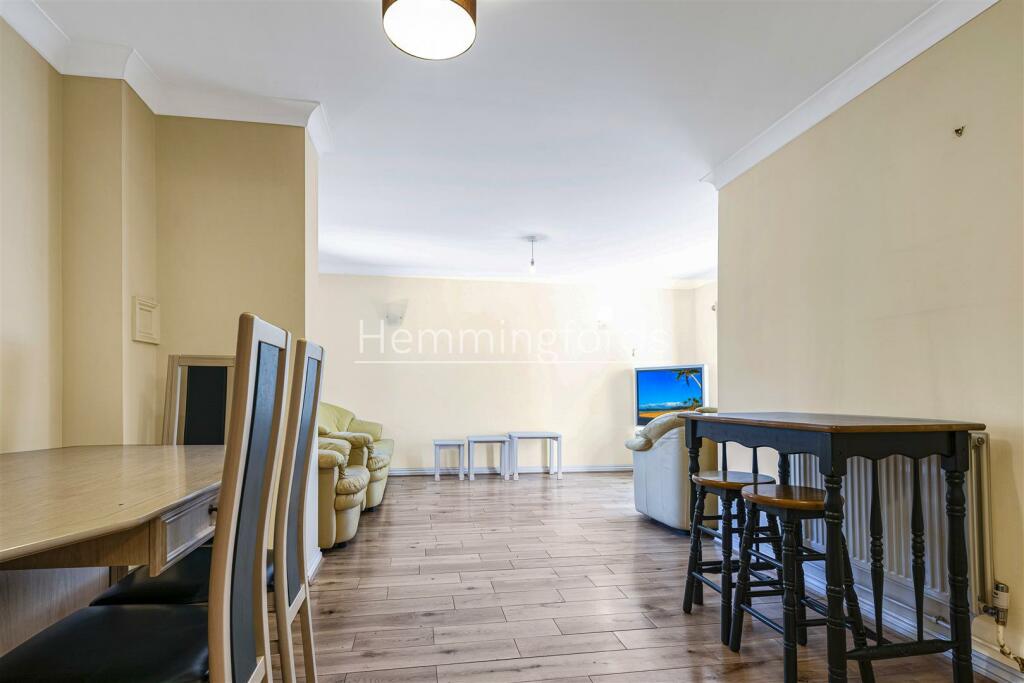 56_Leeds_Court-11.jpg