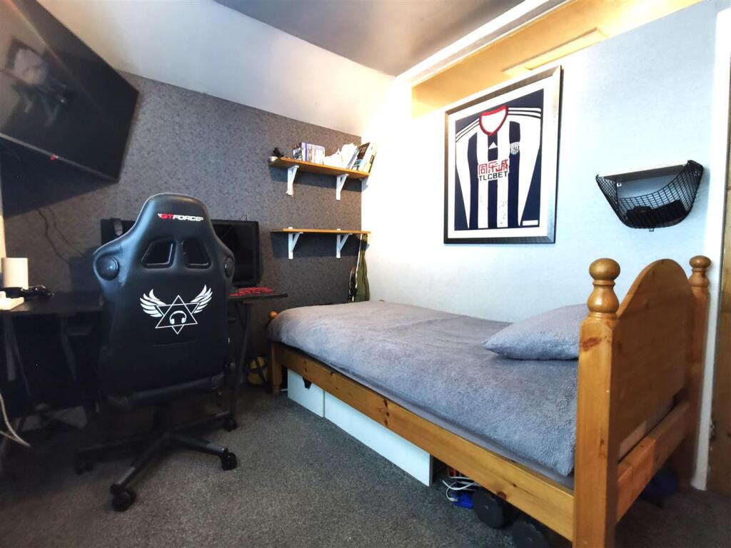 bedroom 3 1.jpg