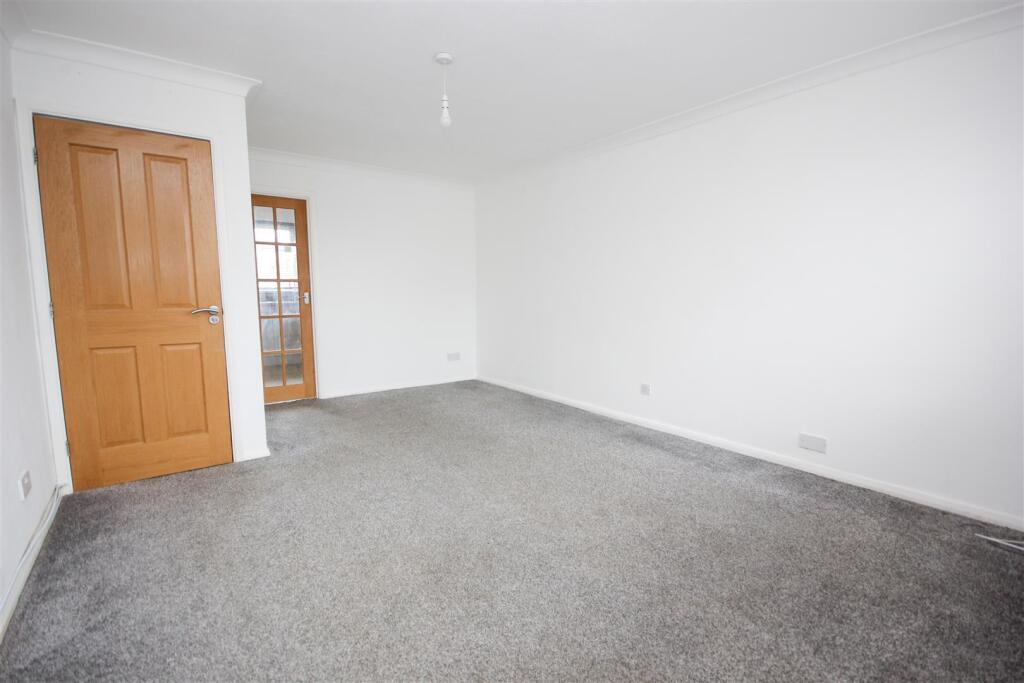 Lounge Dining Room.jpg