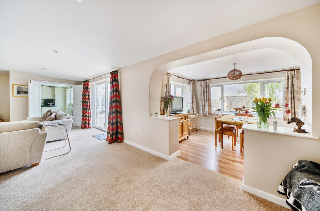 Staple Cross Seddons