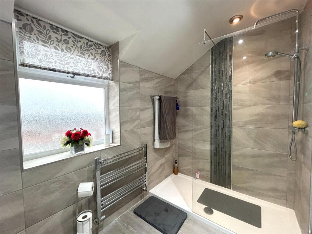 bathrom.jpeg