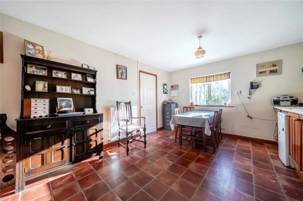 Trefeglwys, Caersws, Powys