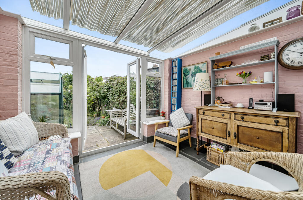 1314409-10-685c19...