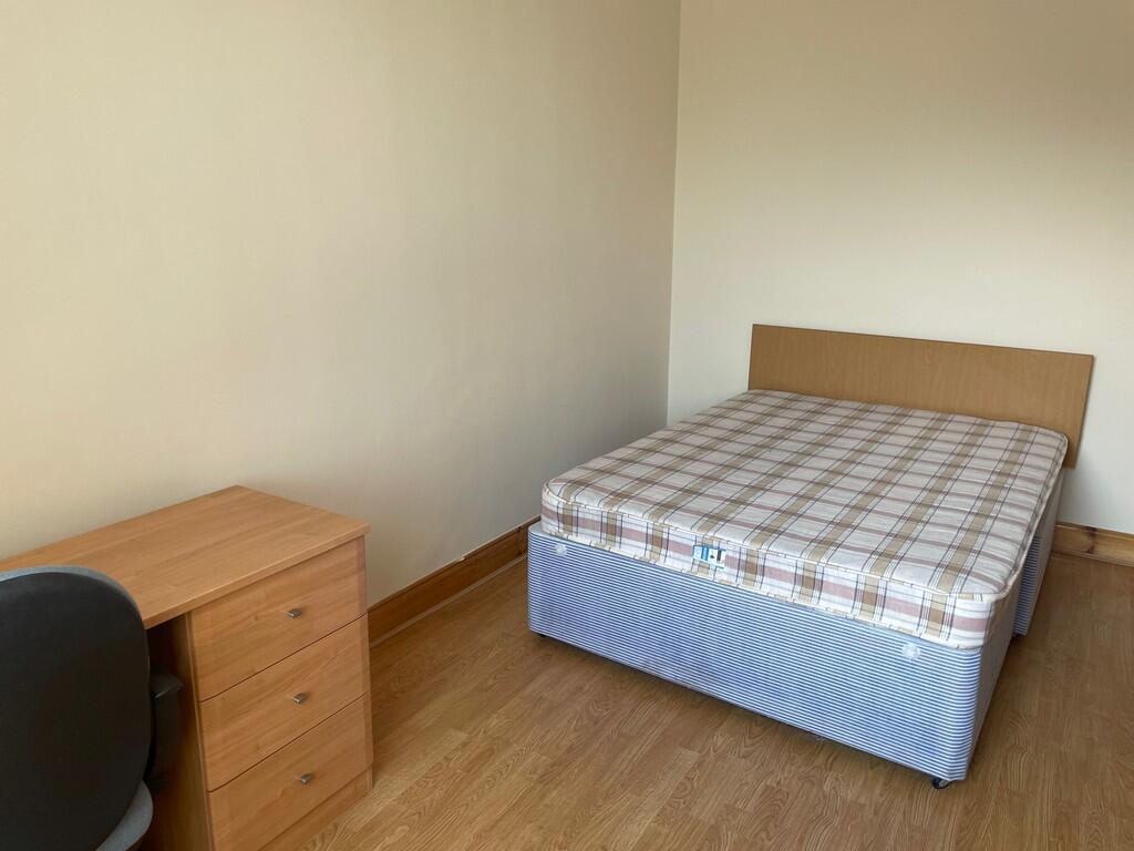 bedroom2 2