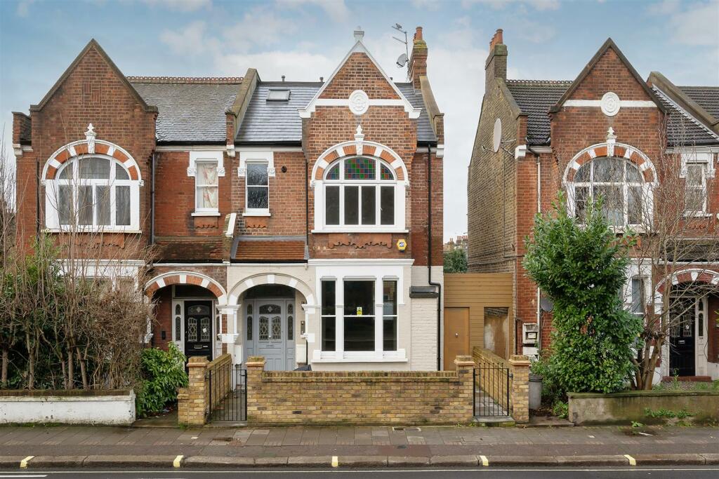 Flat C, 402 Fulham Palace Road Lo-12.jpg