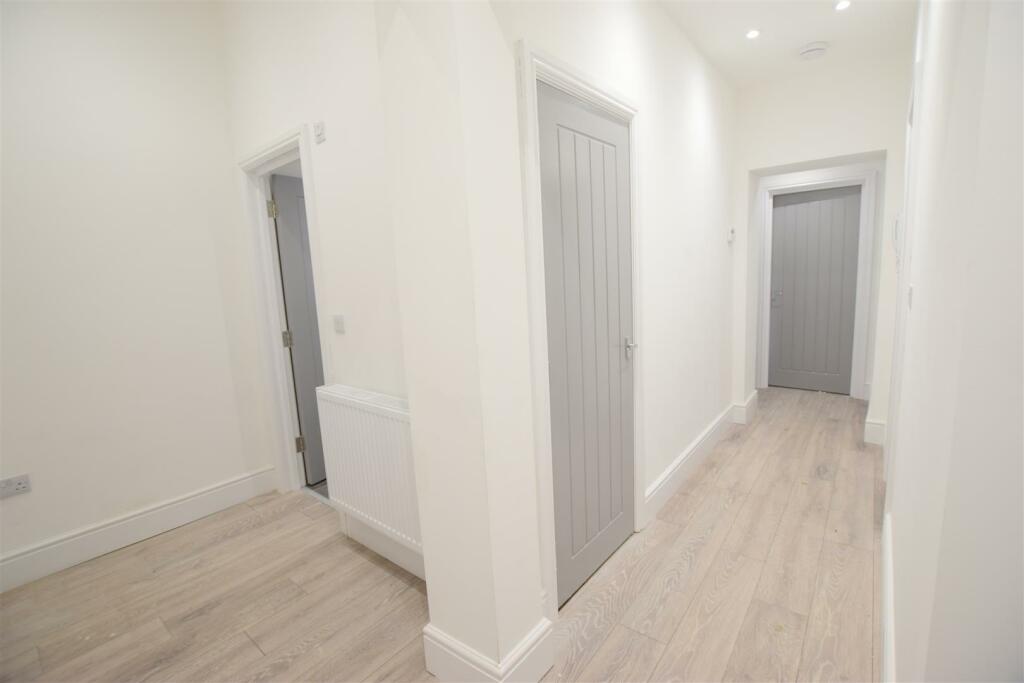 Apt 2 Hallway.JPG