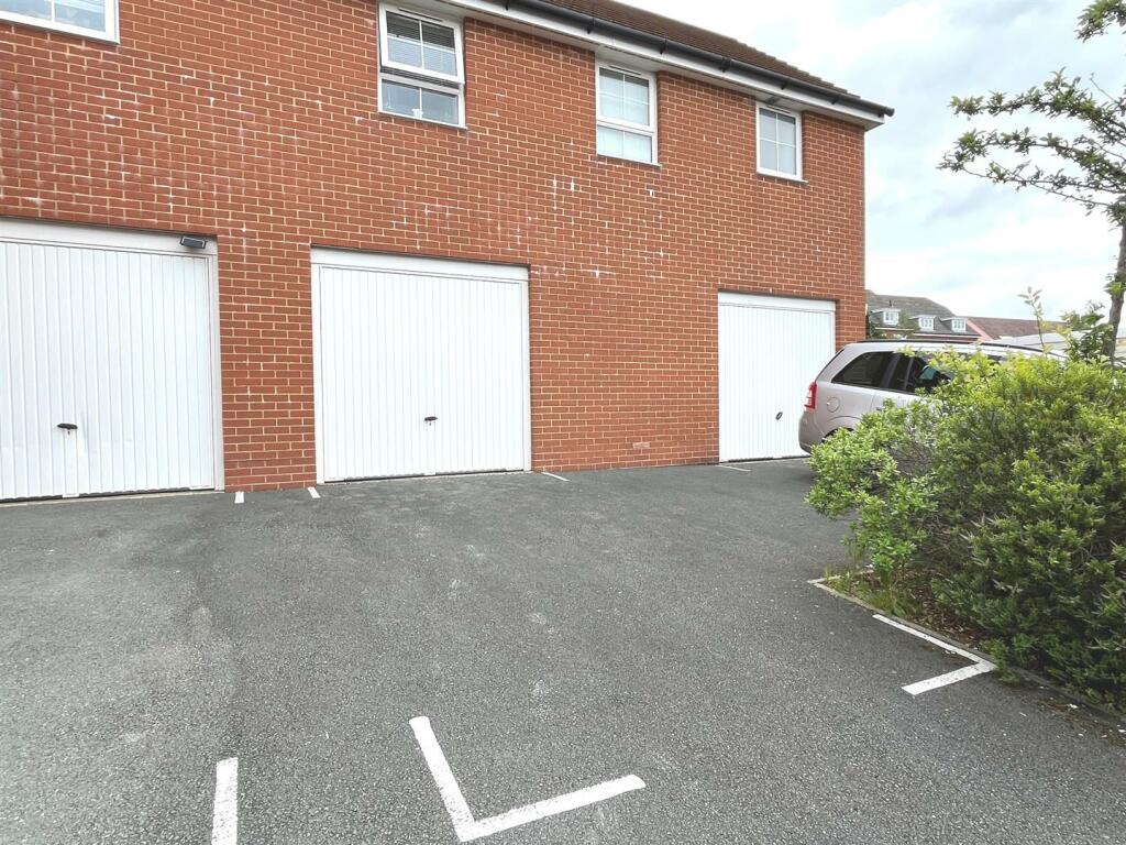 Garage &amp; parking