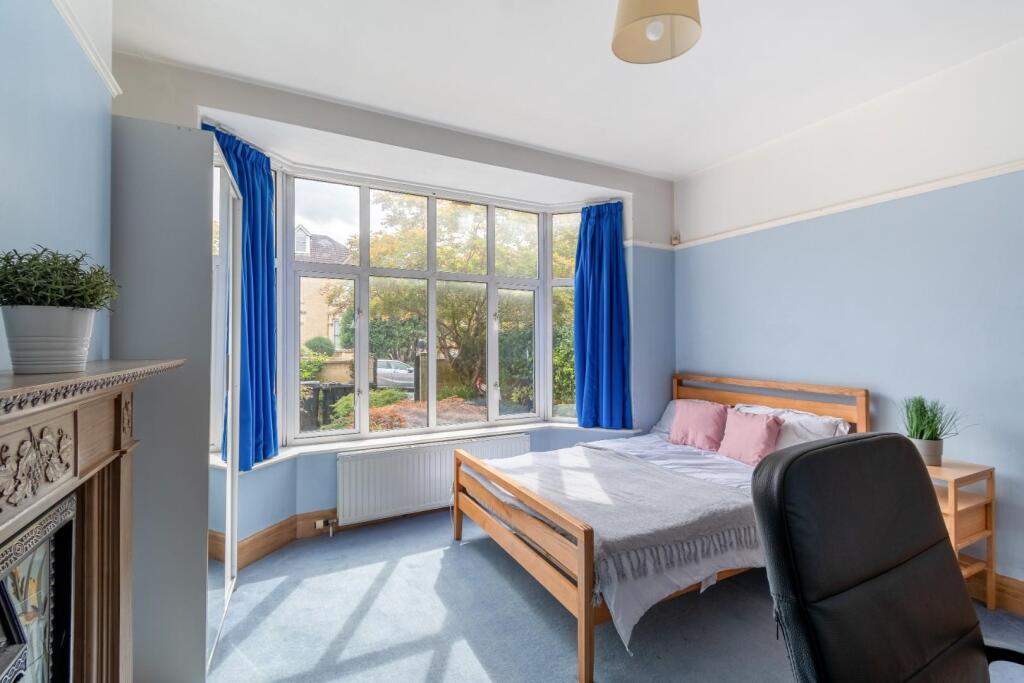 68 Combe Park -6.jpg
