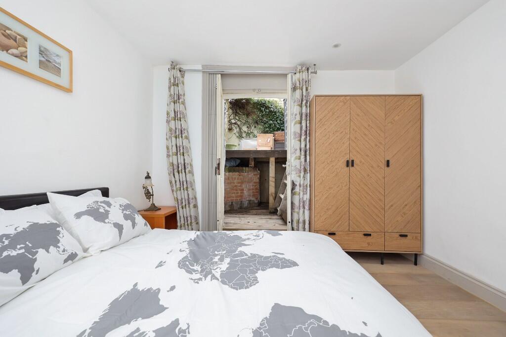 Principal bedroom