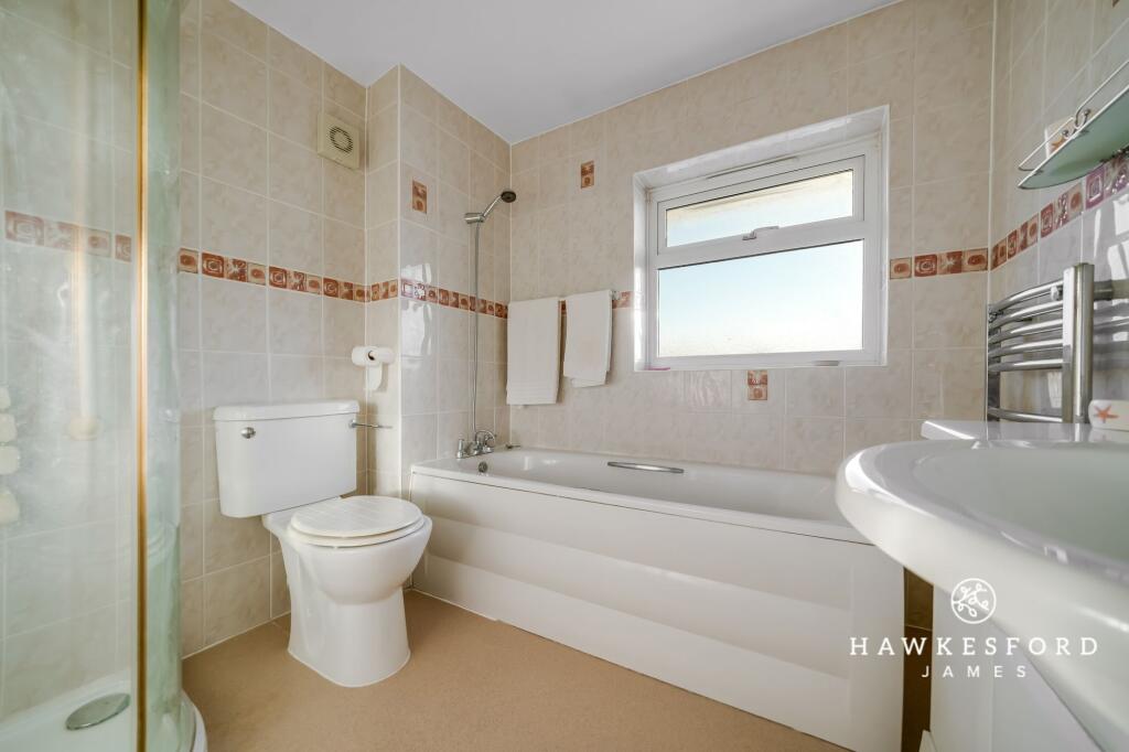 Coombe Drive, Sittingbourne - Bathroom