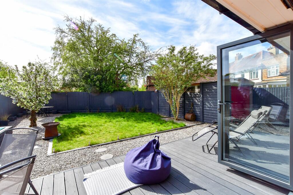 External Lifestyle Photograph