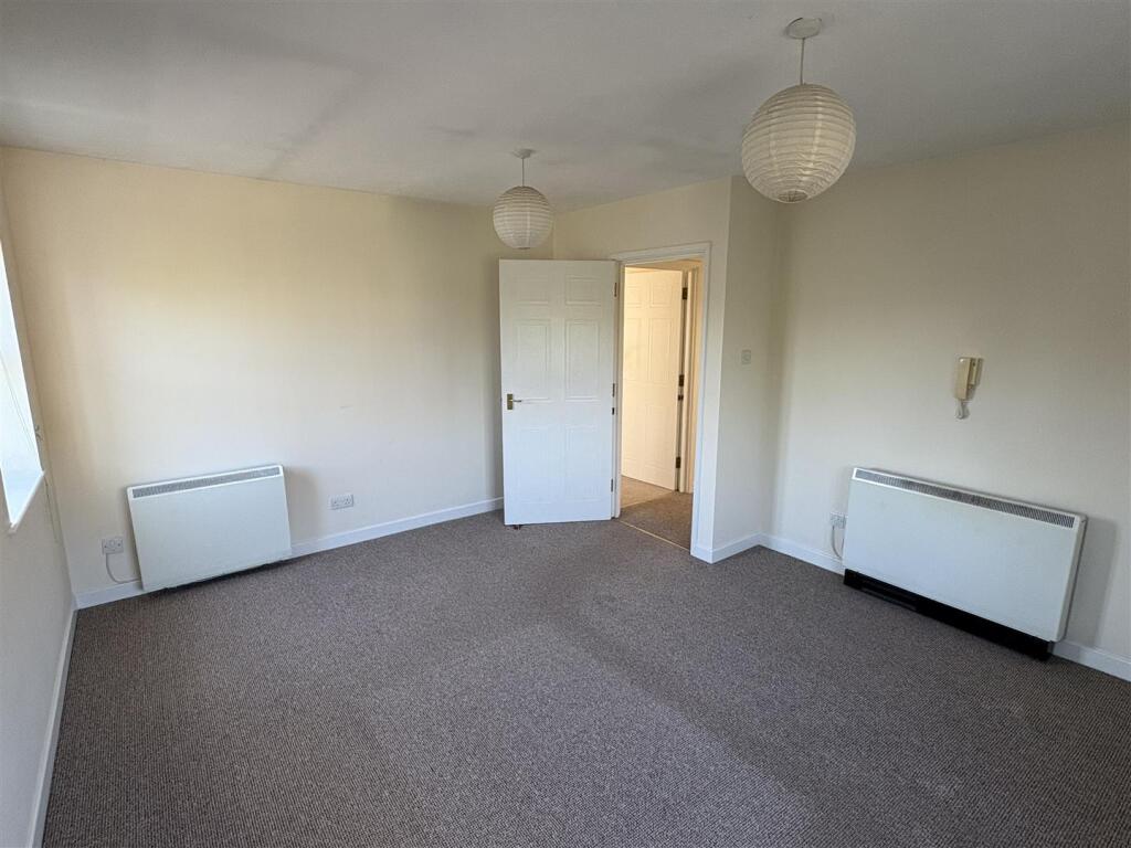 Lounge..jpg