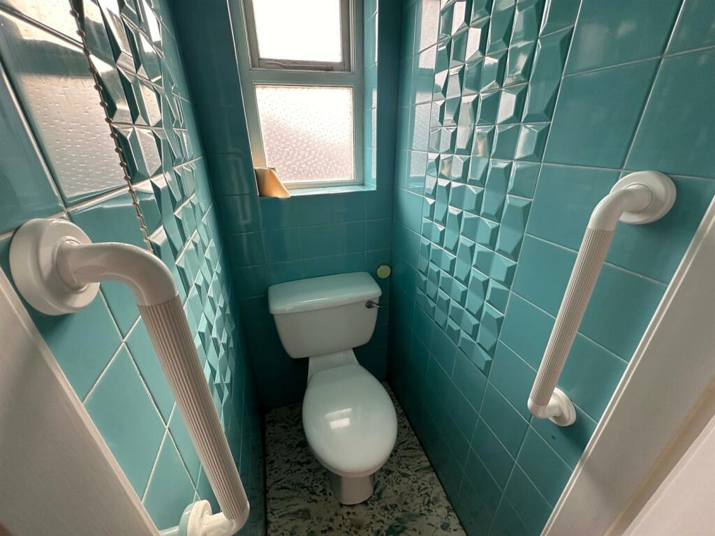 SEPERATE WC