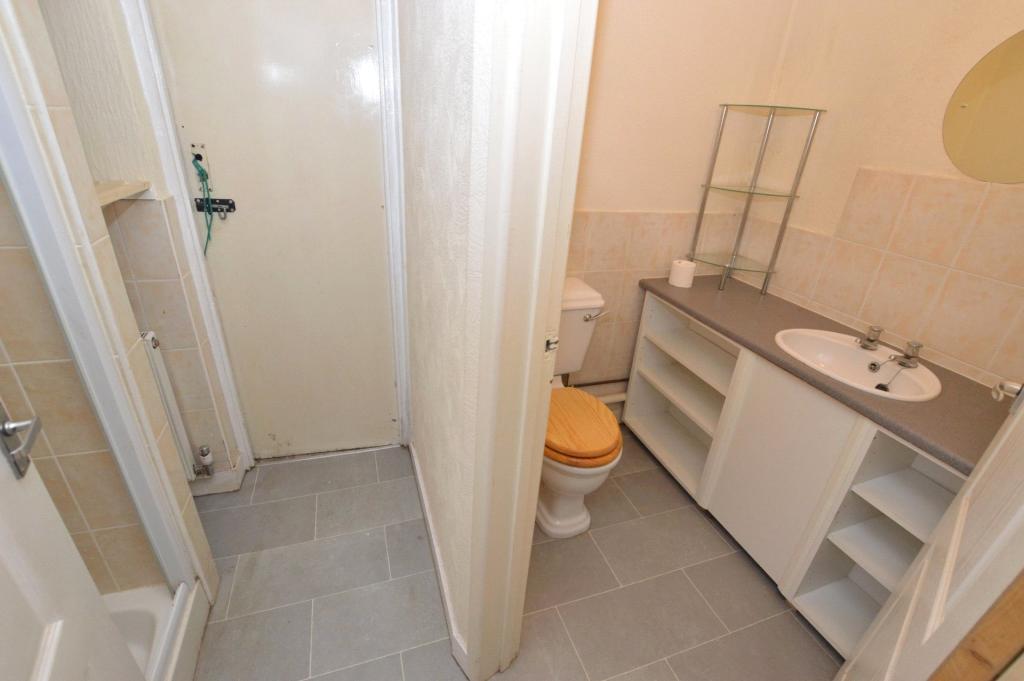 Shower Room (62)