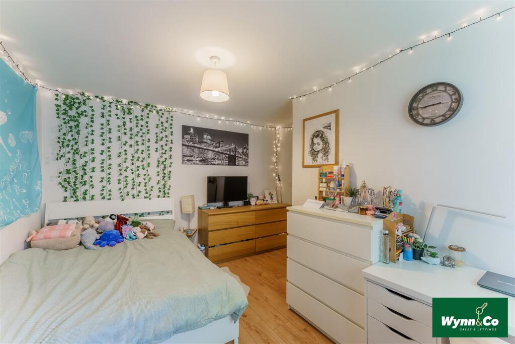 31 Devon Grove-1035L.jpg