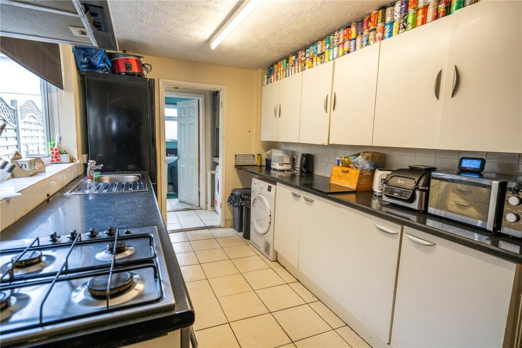 Kitchen (2)
