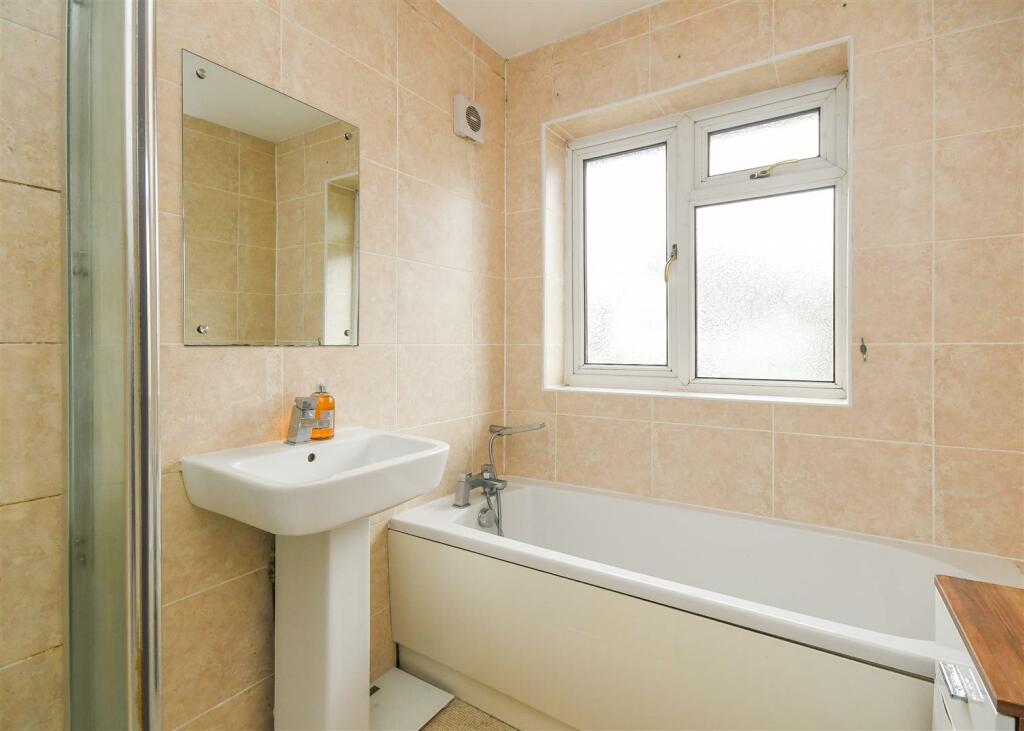 66 York Avenue - Bathroom RevA.jpg