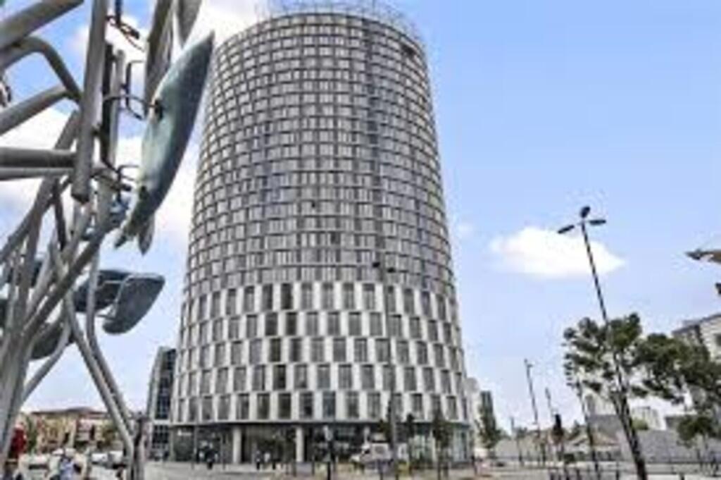 UNEX  TOWER OUTSI...