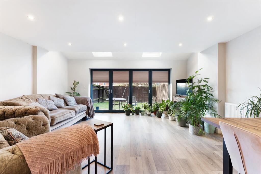 6 Lark Hill Court-29.jpg