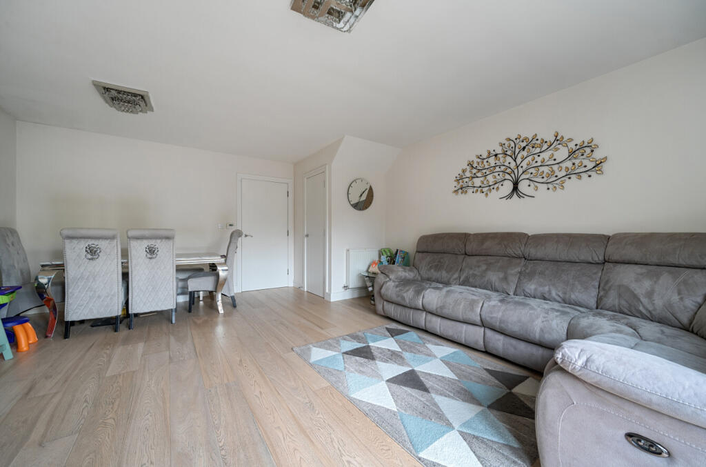 1372440-6-6903708...