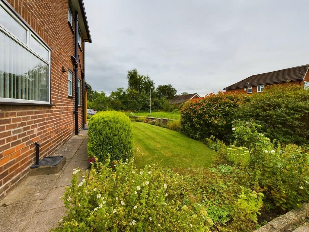 CAM02854G0-PR0203...