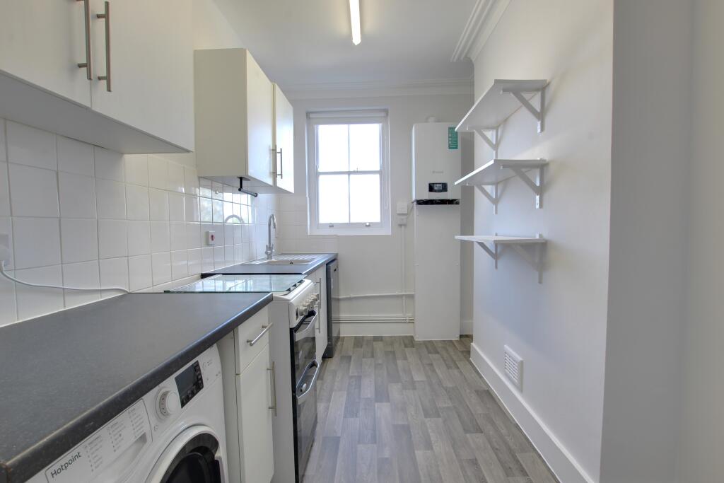 3. KITCHEN.jpg