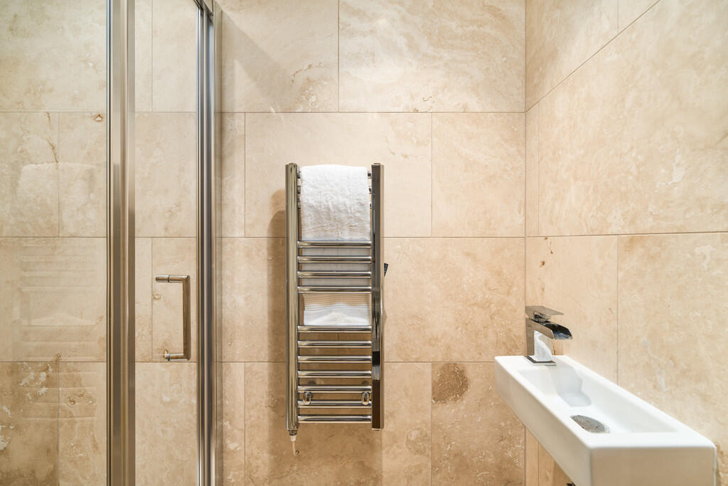 121a Cheyne Walk,...
