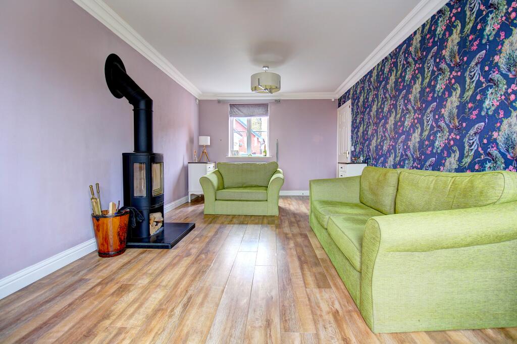 Lounge (alt view)