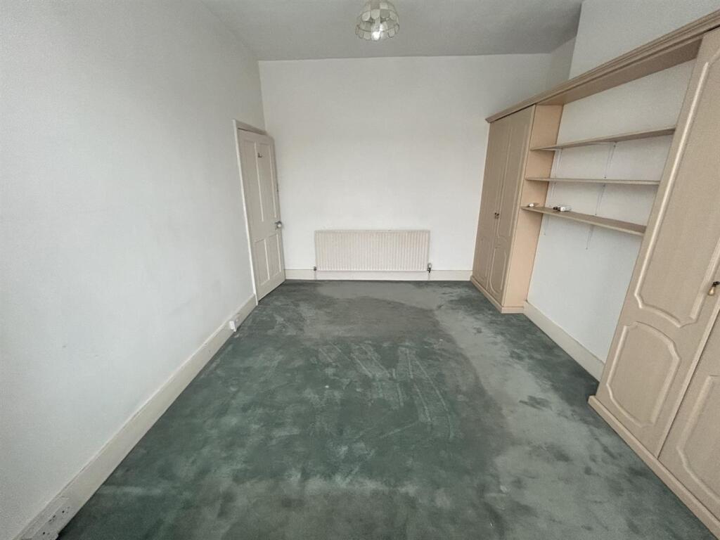 01323 438506