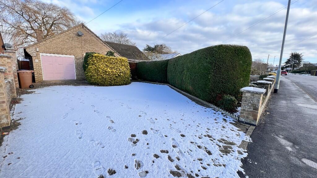 Garage/Driveway