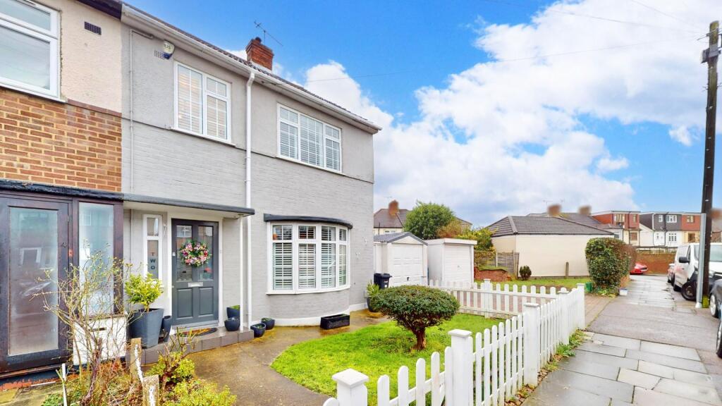 2-Fields-Park-Crescent-02102025_123947-2.jpg