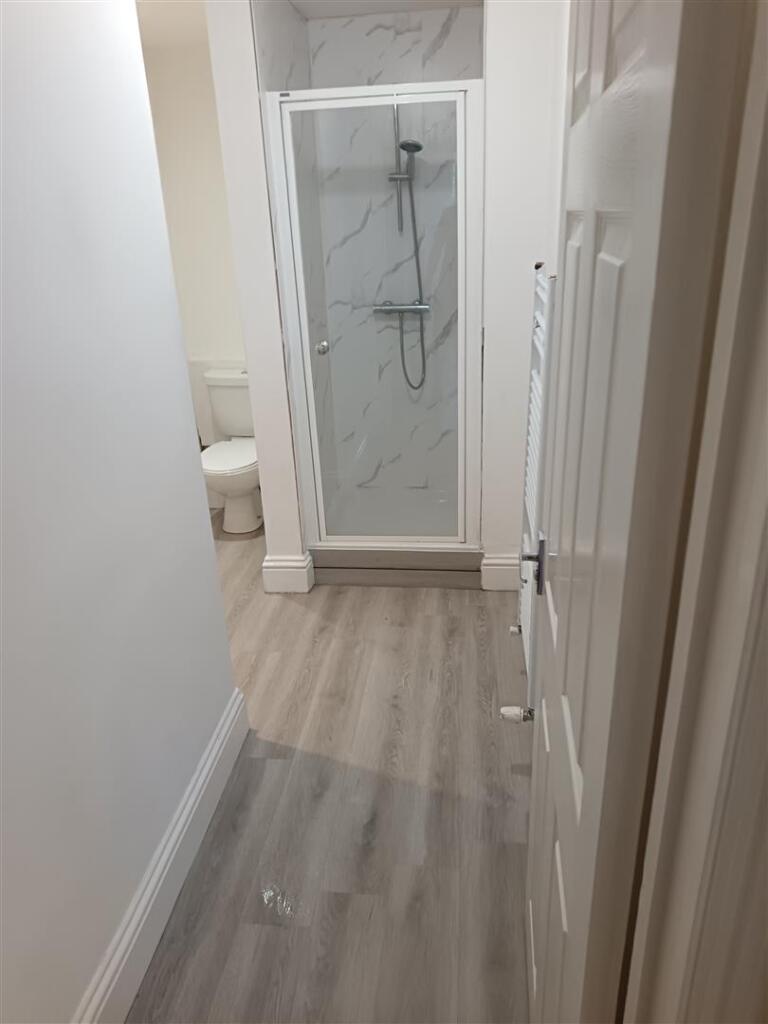 bathroom1.jpg