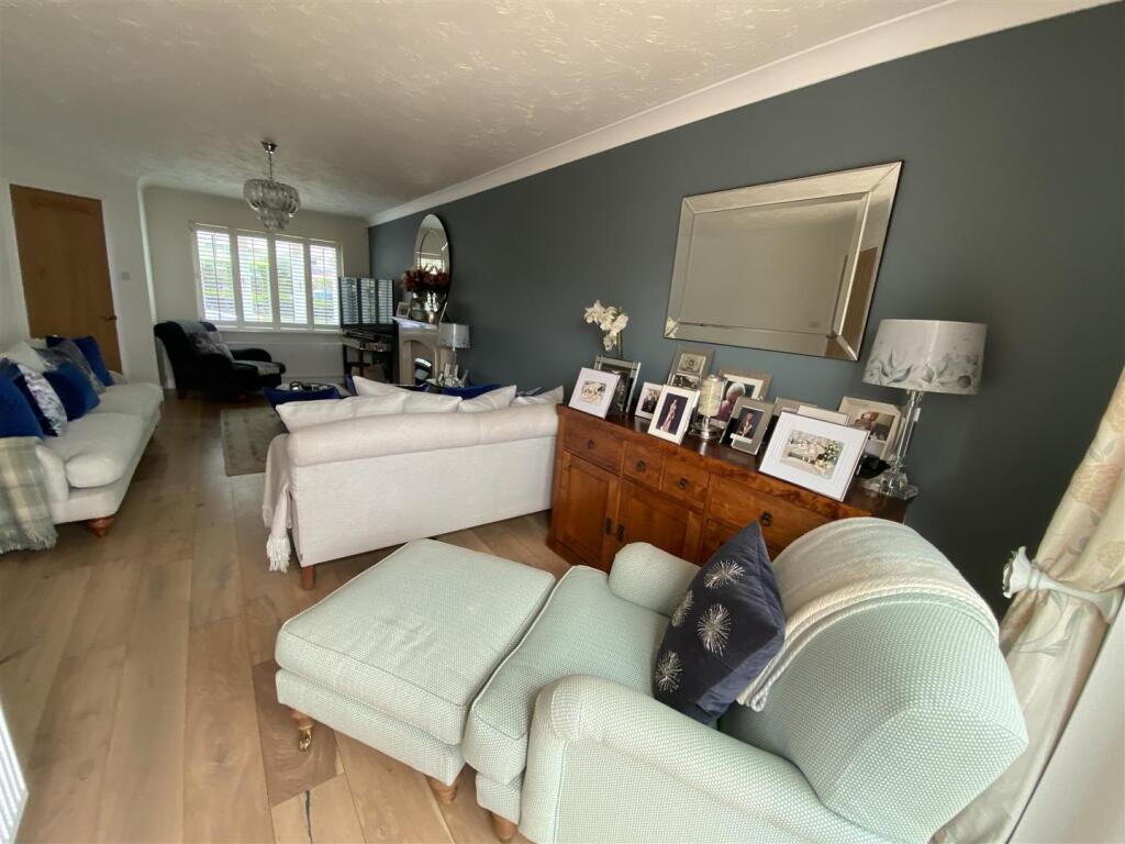 Lounge: