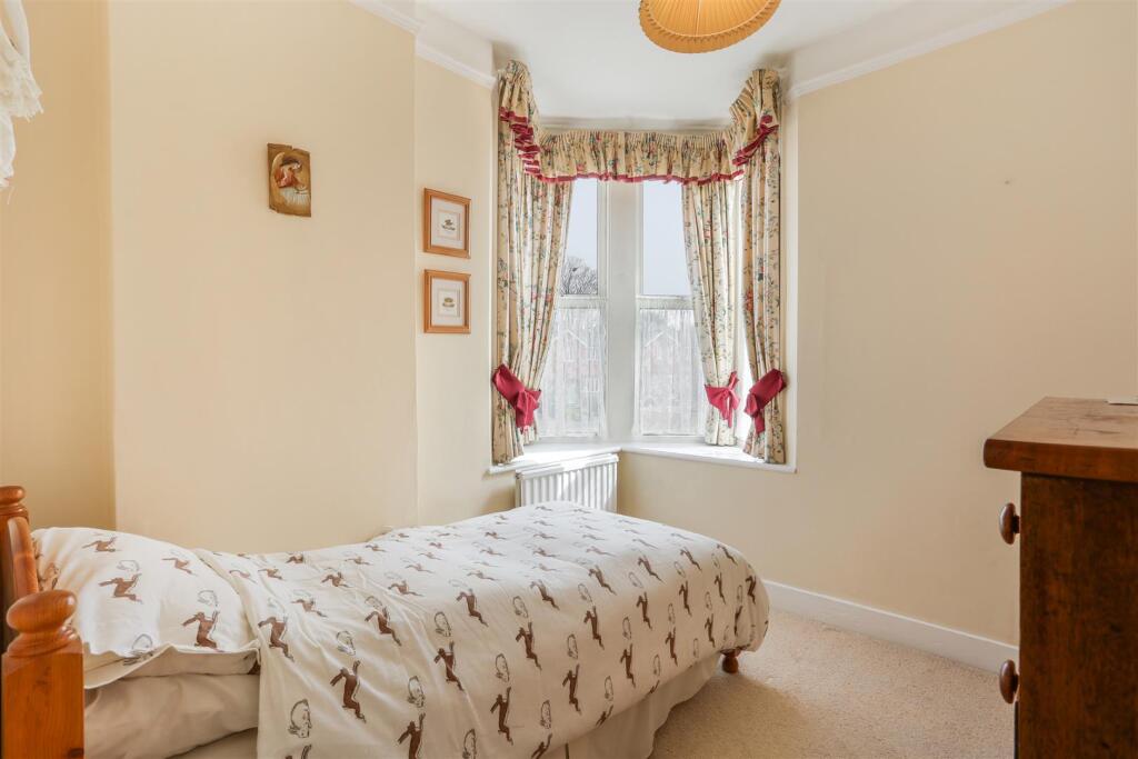 561052892 - 62 Carshalton Park Road, SM5 5.jpg