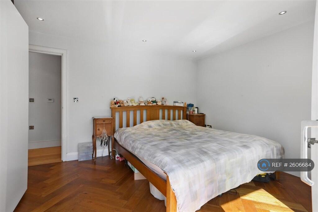 Master Bedroom - Super King Bed