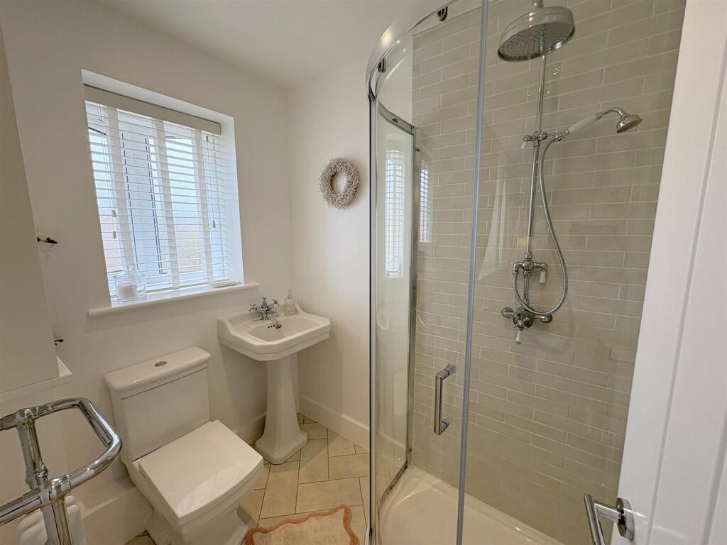 EN SUITE