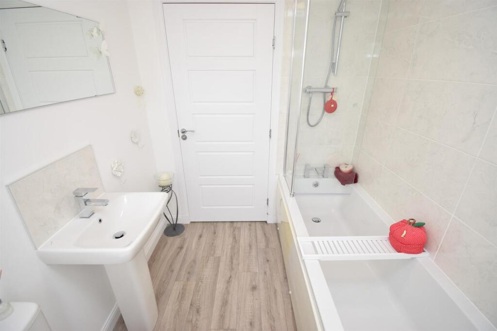 BATHROOM (2)-2.jpg