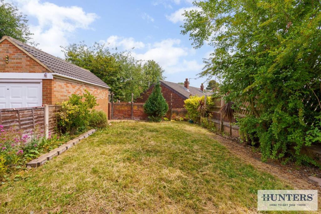 94357_31-Richmond-Close-Bramley (24) - Copy_low.jp