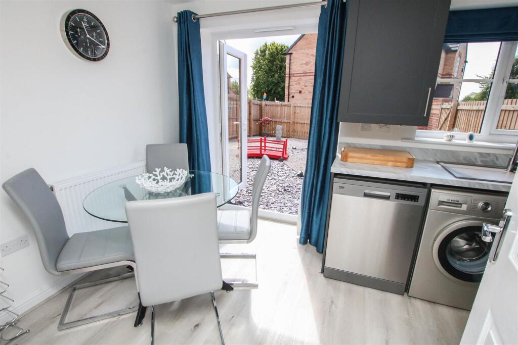 DINING/KITCHEN
