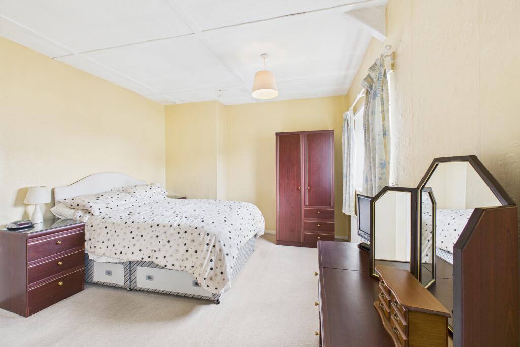 CAM04201G0-PR0096-STILL019