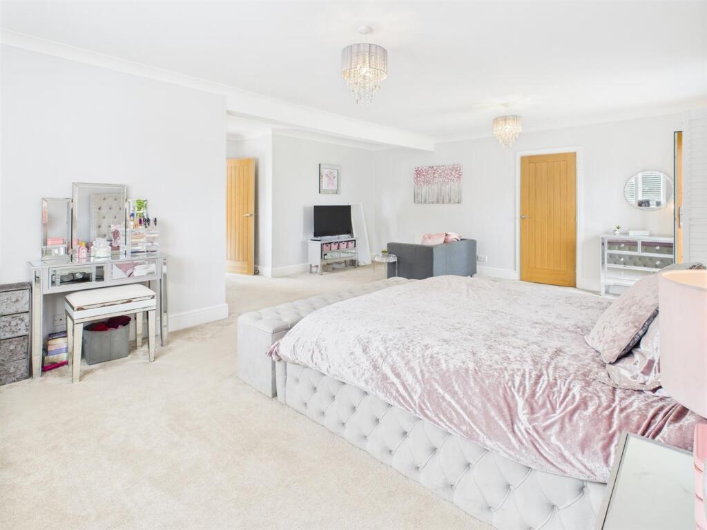 PRINCIPAL SUITE