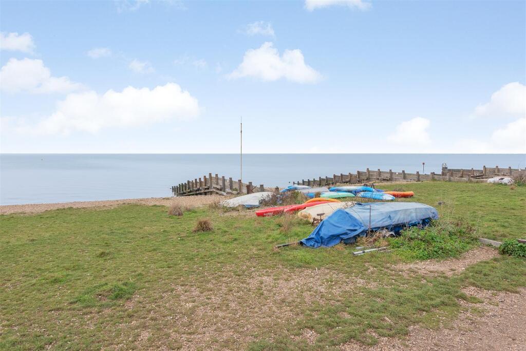 Island Wall, Whistable