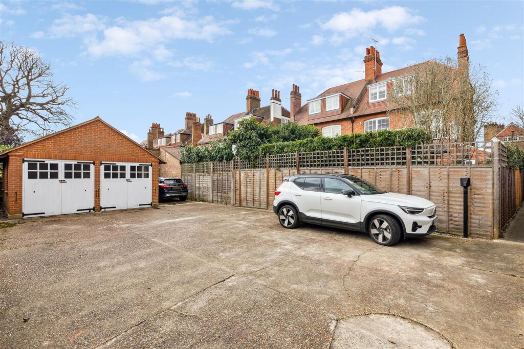 The Avenue, W4 - FOR SALE