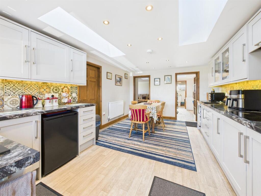 Kitchen Diner.jpg