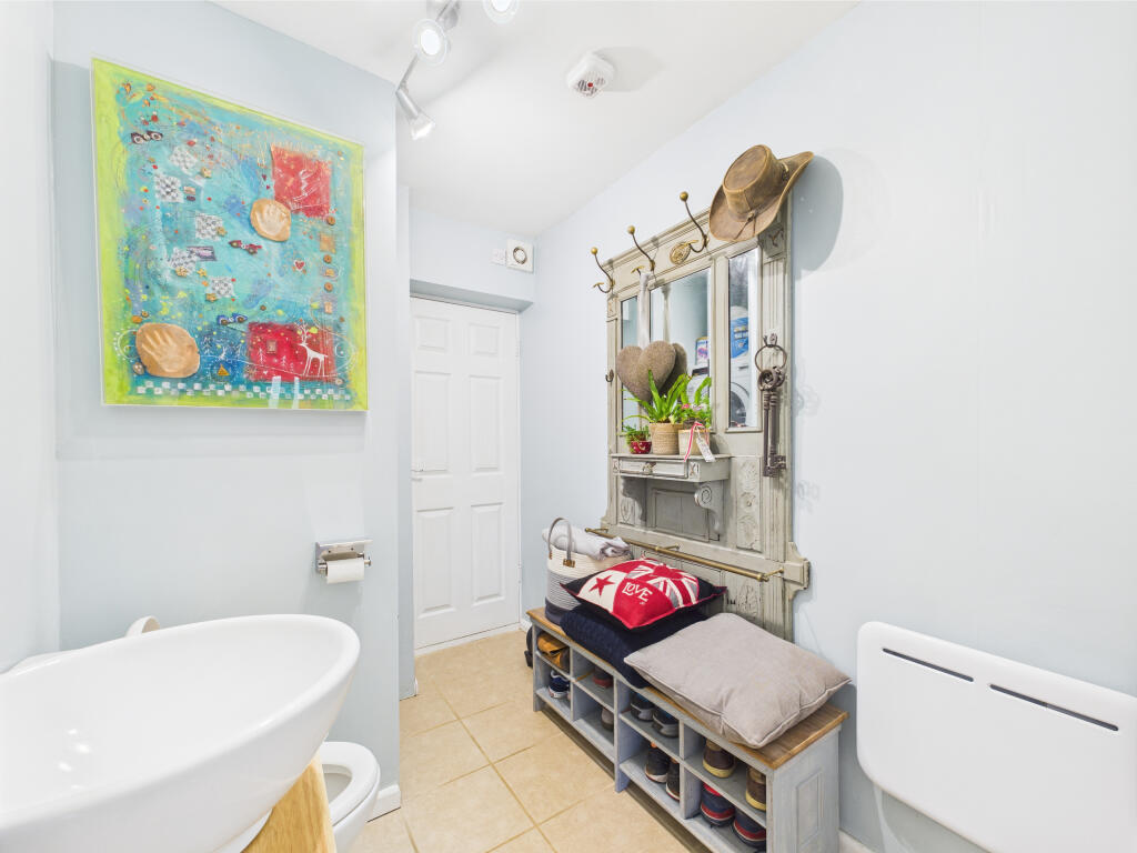 CAM01354G0-PR0516-STILL007