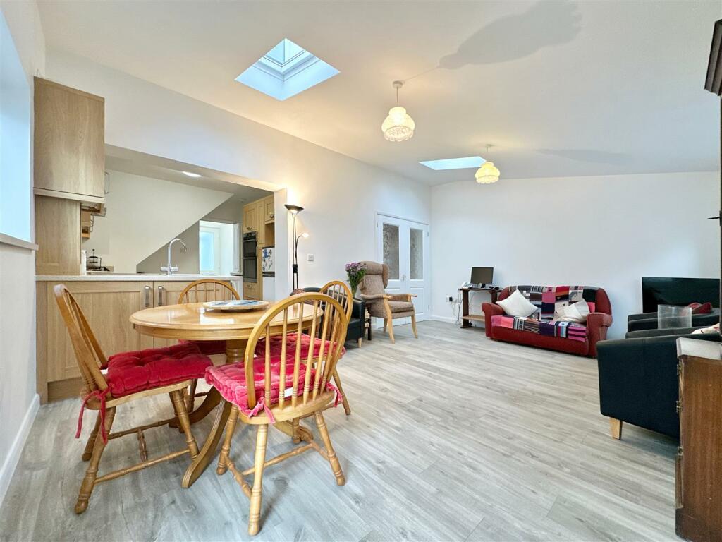 Kitchen Diner Towards Living Room.JPG